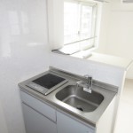 スライド収納・側面はパネルでお掃除しやすいです。